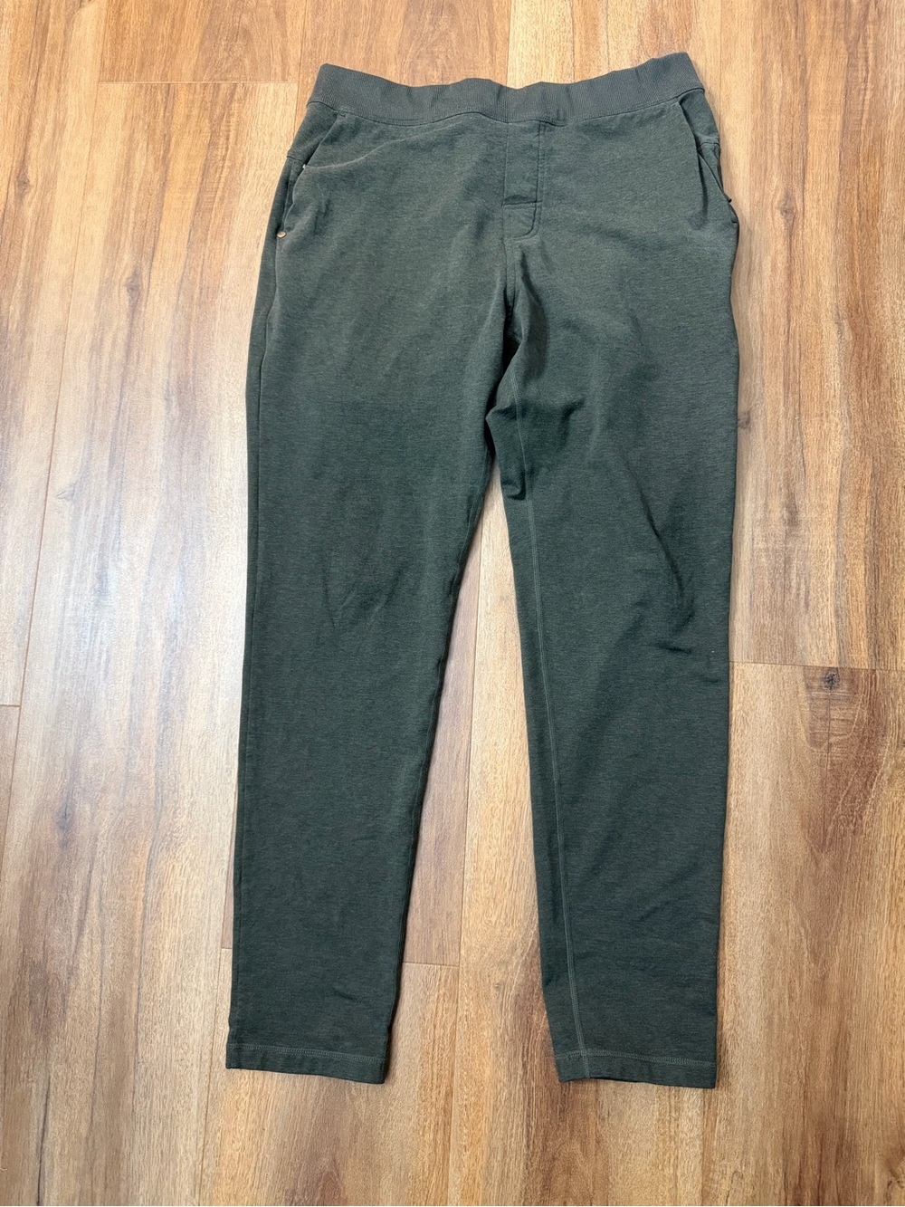 Men’s Vuori Joggers Large